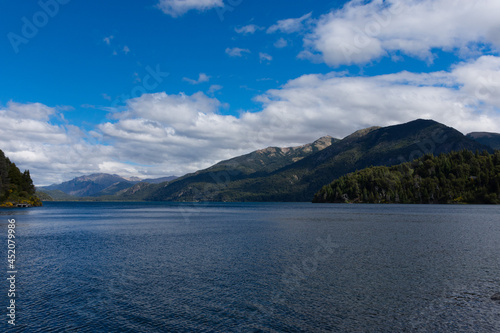 Fototapeta Naklejka Na Ścianę i Meble -  Patagonia Lakes and mounts