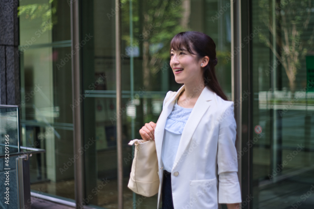 ビジネス　女性　OL