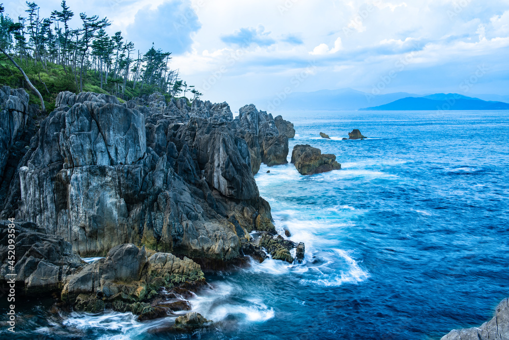 Obraz premium 三陸復興国立公園にある唐桑半島の巨釜半造の半造