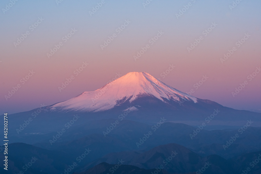 ビーナスベルトを帯びる富士山