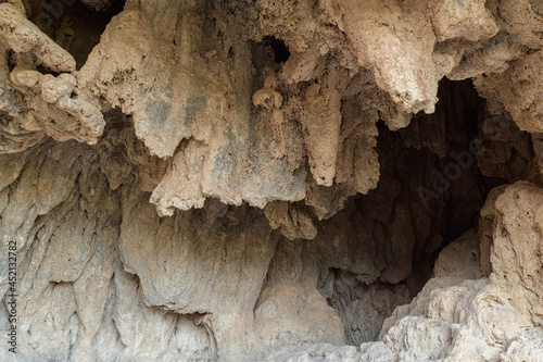 Formas abstractas en las paredes de la cueva de La Garita, cerca de la población de Chera, en la provincia de Valencia. Comunidad Valenciana. España. Europa
