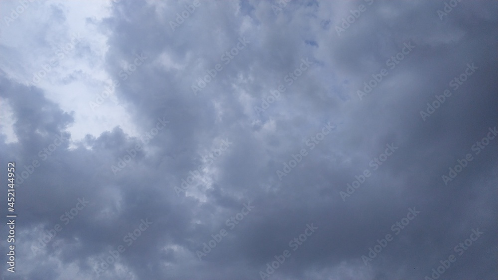 The sky is overcast, thunderclouds, before the rain, autumn rain, summer rain. The sky is overcast, thunderclouds, before the rain, autumn rain, summer rain.