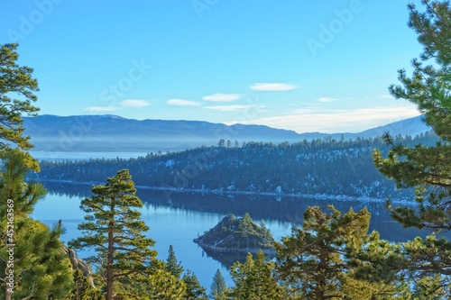 Fototapeta Naklejka Na Ścianę i Meble -  Emerald Bay, Lake Tahoe
