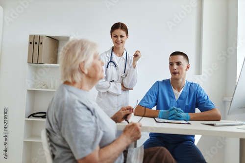 patient at the admission to the hospital doctor nurse communication