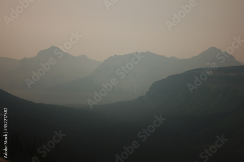 Foggy moring in GLacier NAtional Park MOUNTAINS © Luke