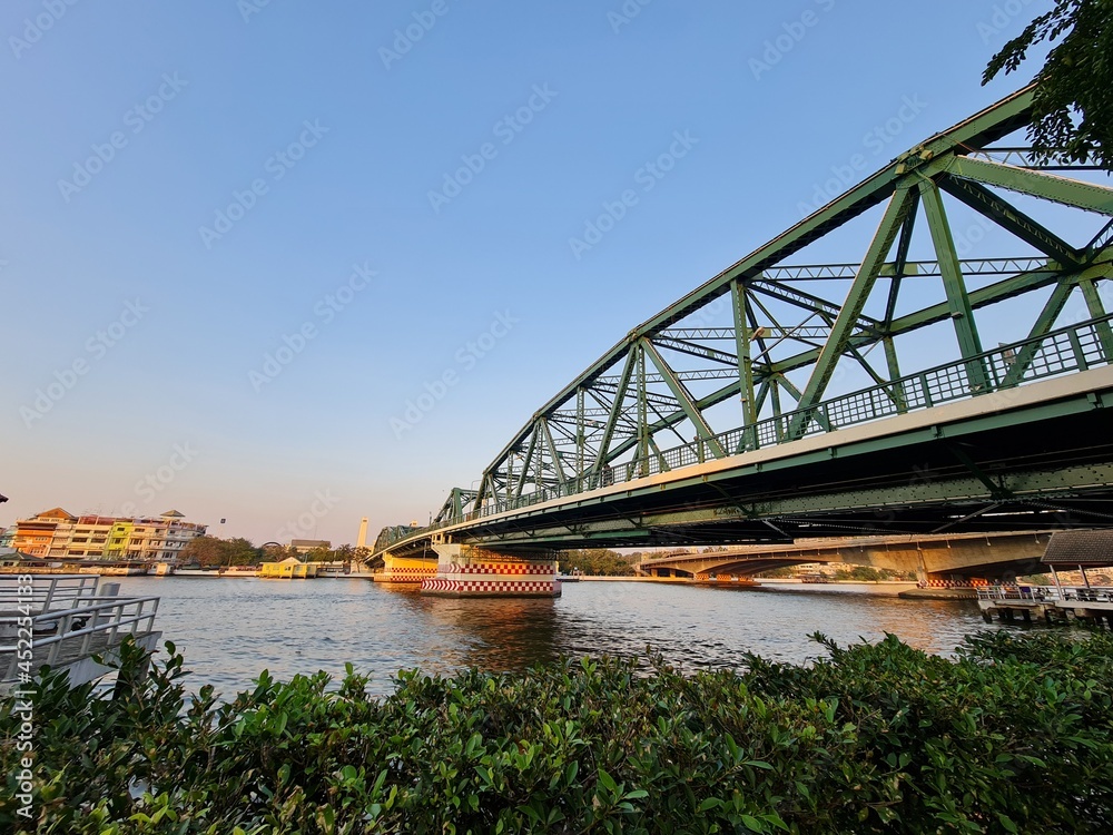 Naklejka premium bridge over the Choapraya River
