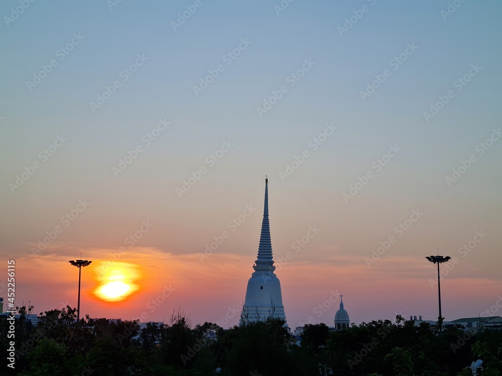 Fototapeta premium Sunset on Pagoda 