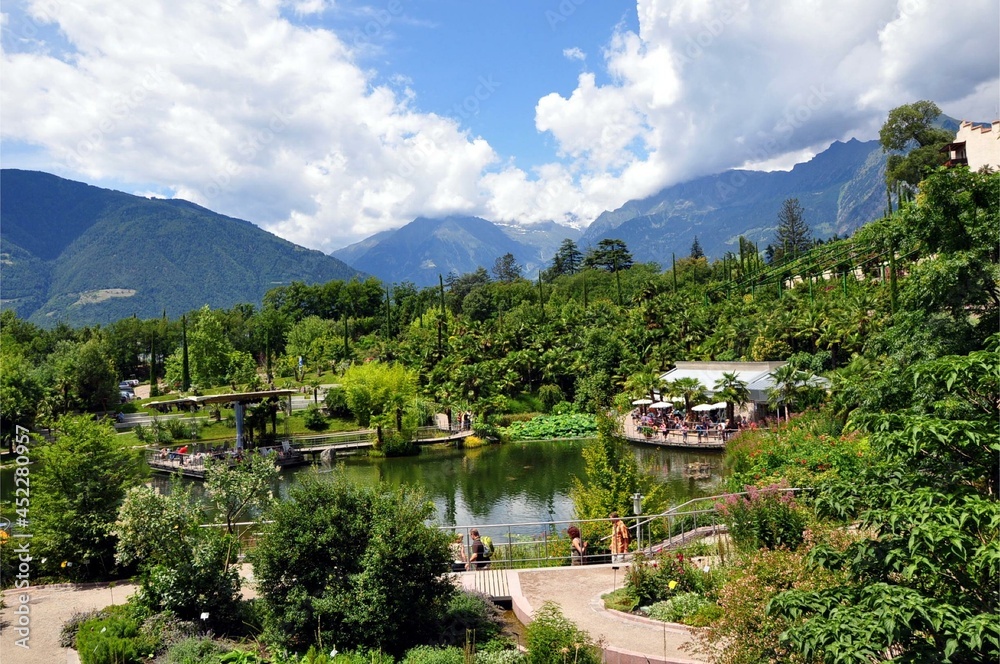 Fototapeta premium Schloss Trauttmannsdorff in Meran