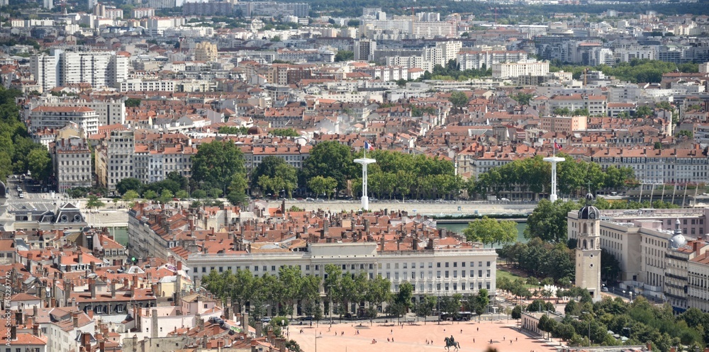 Panorama de la place Bellecour à  Lyon