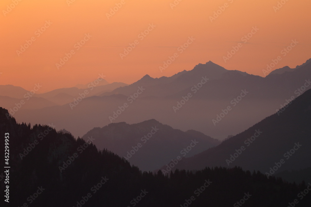 Sonnenaufgang in den Alpen