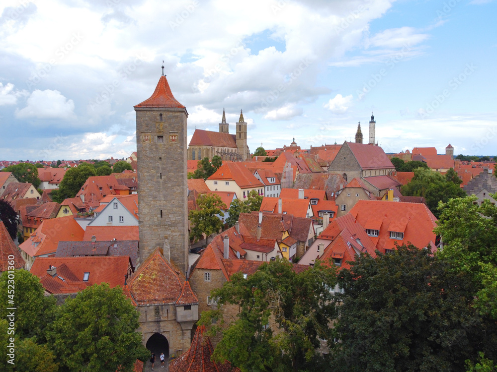 Rothenburg ob der Tauber, Deutschland: Ein Turm vor der Altstadt
