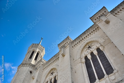 Basilique Notre-Dame de Fourvière (Lyon) © PHILETDOM