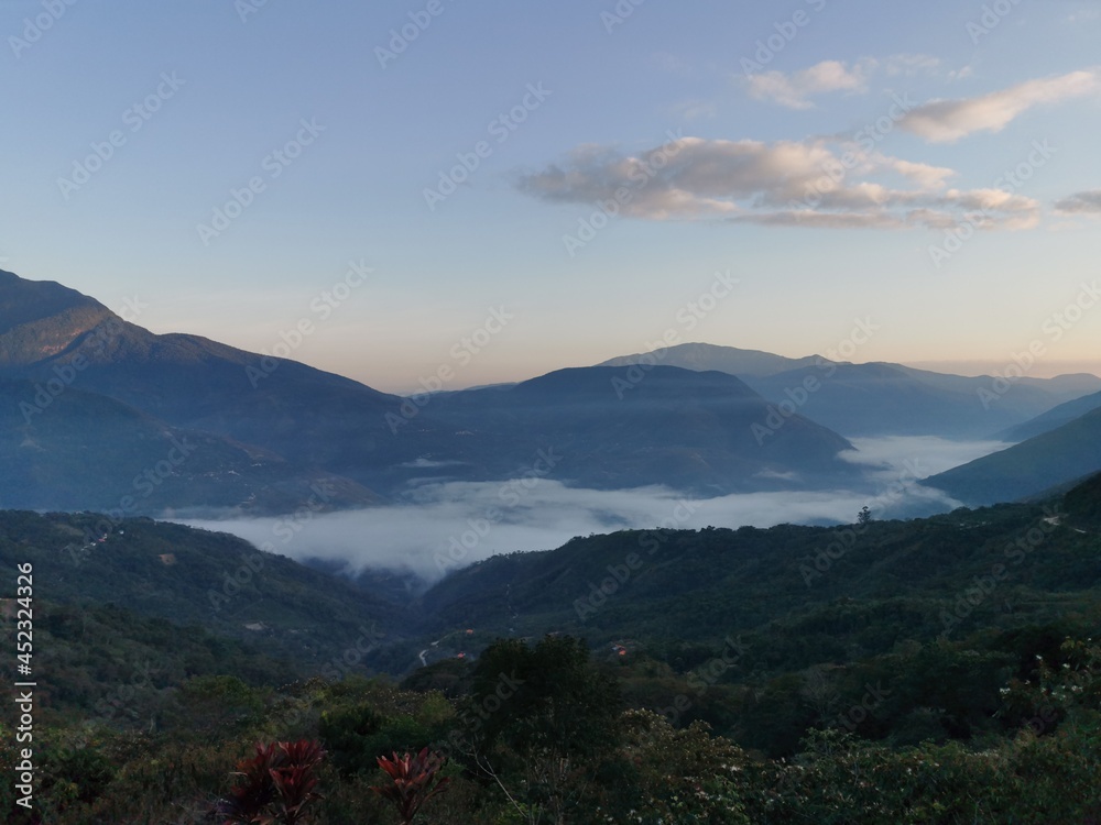 Obraz premium sunset in the mountains