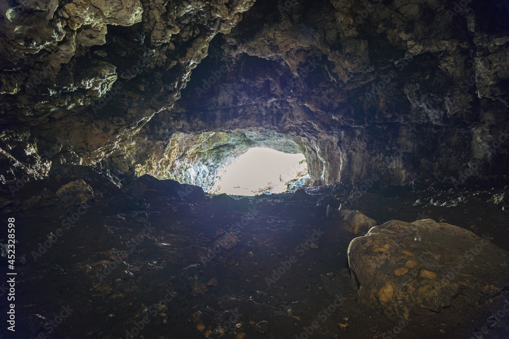Exciting cave hike around Veringenstadt Exciting cave hike around Veringenstadt