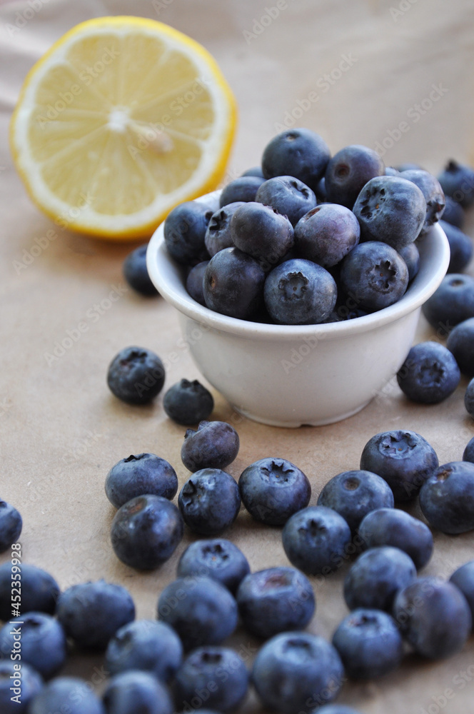 Fresh Blueberries and Lemon. Anthocyanins. Vitamin C. Anti-cold. Fresh Blueberries and Lemon. Anthocyanins. Vitamin C. Anti-cold.