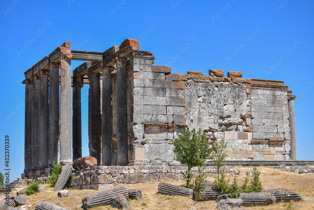 Obraz premium Ancient Temple Ruins 