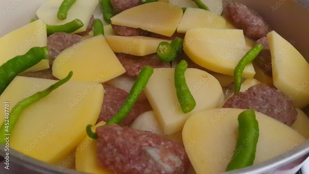 Meatballs with Potato, Onions, Peppers and Tomatoes Meatballs with Potato, Onions, Peppers and Tomatoes