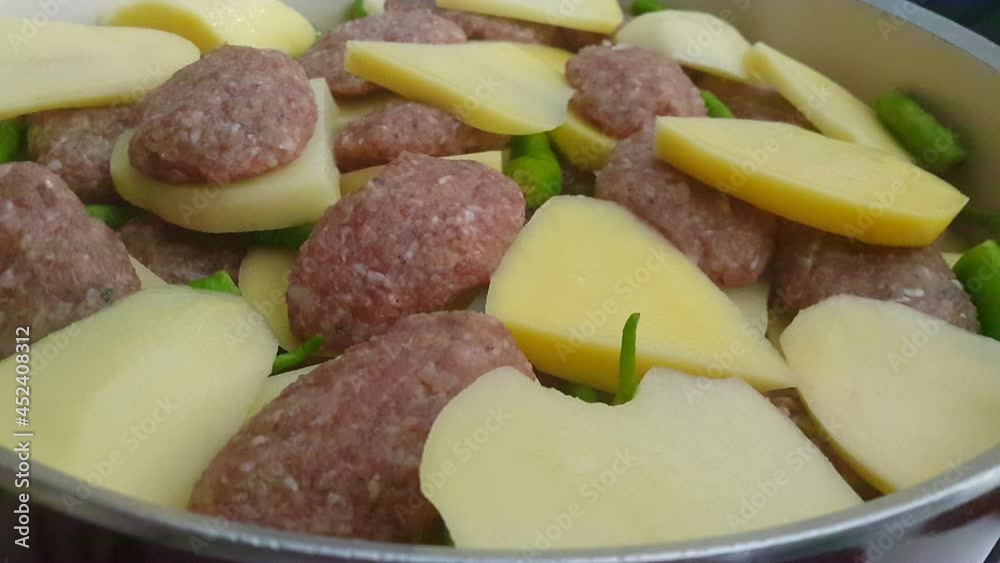 Meatballs with Potato, Onions, Peppers and Tomatoes Meatballs with Potato, Onions, Peppers and Tomatoes