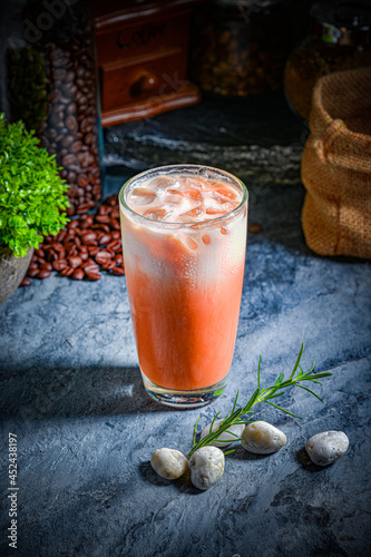 Iced tea is a mixture of Thai tea and milk. Sweeten it with sugar or sweetened condensed milk. Refreshing drink time