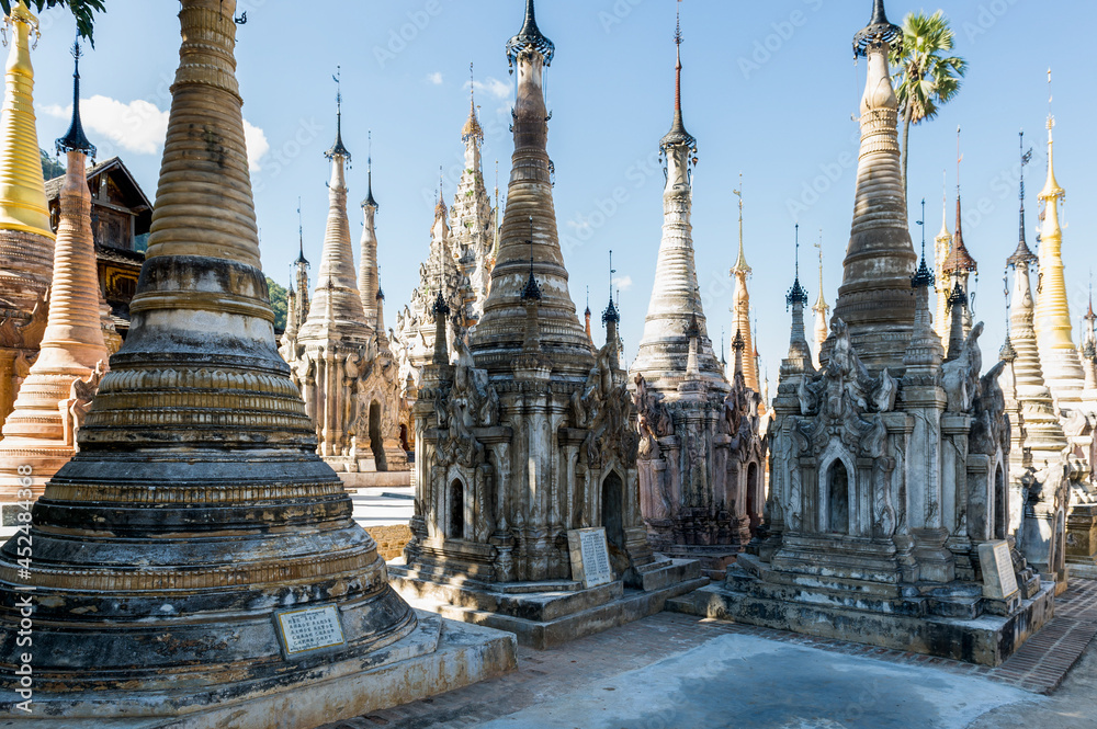 Myanmar. Nyaung Shwe. The Sankar Lake. Temple of Takhaung Mwetaw. Stupa