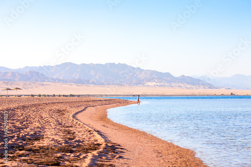 Fotografie, Obraz Nabq coast in the north of Sharm El Sheikh, with views across the Aqaba Gulf, So