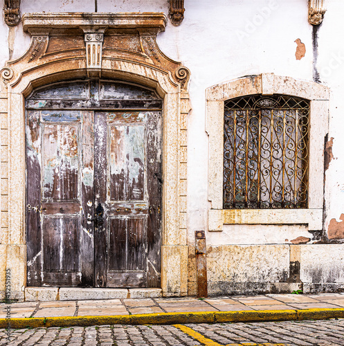 Portal em prédio do Centro Histórico de São Luis, MA. photo