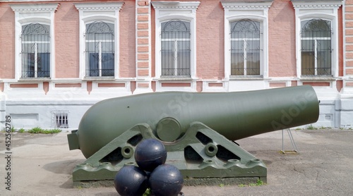 Russian ship cannon of the 19th century. The prototype was the gun of the American steamer 