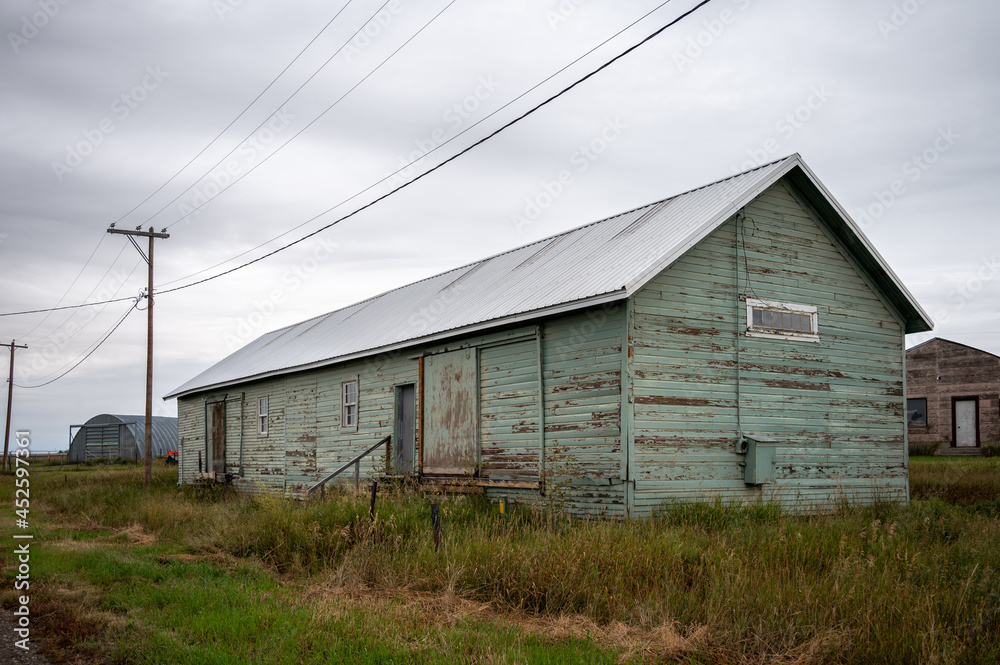 Old Wheat Pool fertilizer elevator storage shed. Old Wheat Pool fertilizer elevator storage shed.