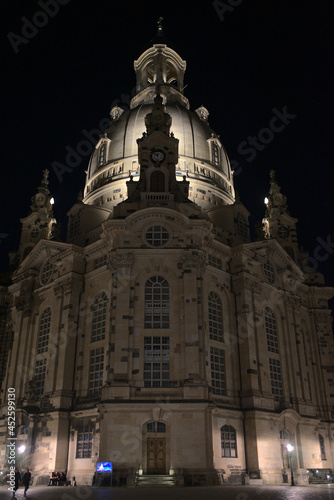 Frauenkirche Dresden bei Nacht © Ren