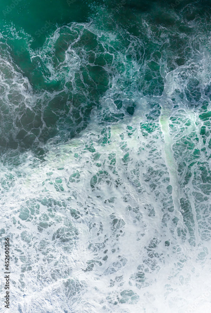 Fototapeta premium Aerial Waves Crashing California