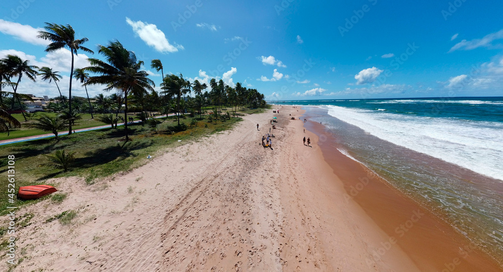 Imagem aérea da praia de Guarajuba, localizada a 42 km de Salvador, no município de Camaçari, Bahia, Brasil Imagem aérea da praia de Guarajuba, localizada a 42 km de Salvador, no município de Camaçari, Bahia, Brasil