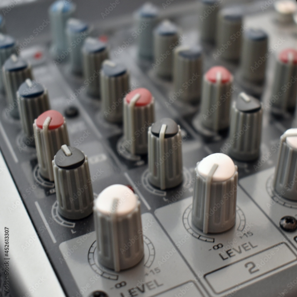 audio mixer console