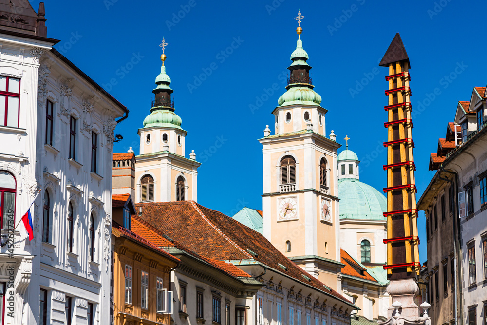 スロベニア　リュブリャナの旧市街にある聖ニコラオス大聖堂