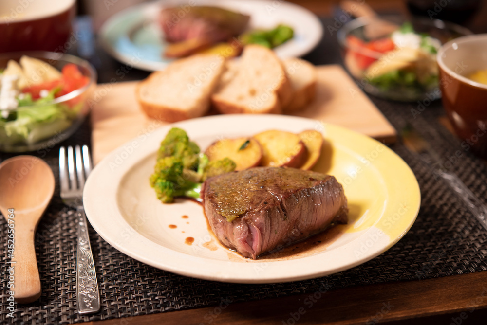 日本の食卓,ビーフステーキ,ワサビ醤油ソース