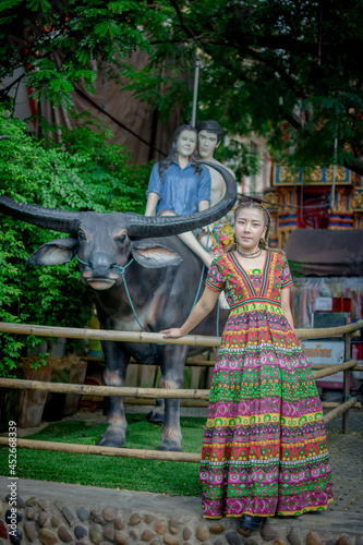 Photos of women traveling in Thailand.