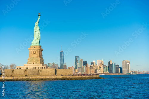 アメリカ合衆国のニューヨーク、マンハッタンなどの観光名所を旅行する風景 Scenery of traveling to New York City, Manhattan and other tourist attractions in the United States. © Hello UG