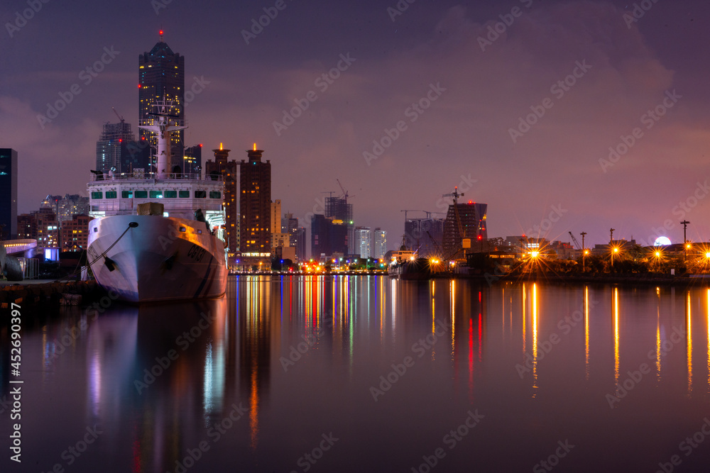 Naklejka premium Night Port