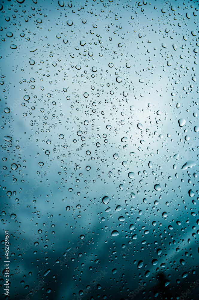 ガラス越しの水滴 Stock Photo Adobe Stock