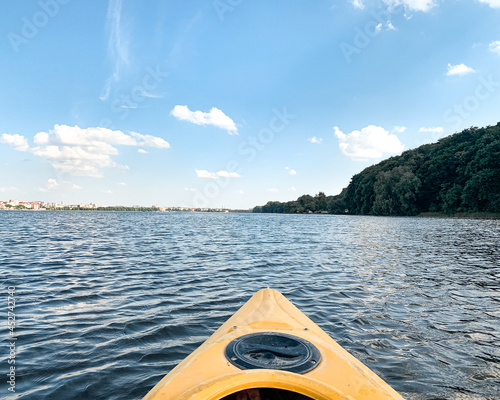 kayak on the lake © Артур Великий