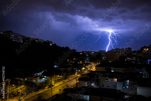 Sequencia de registros fotográficos de uma tempestade no Lins de Vasconcelos_zona norte do Rio de janeiro,Brsil. photo