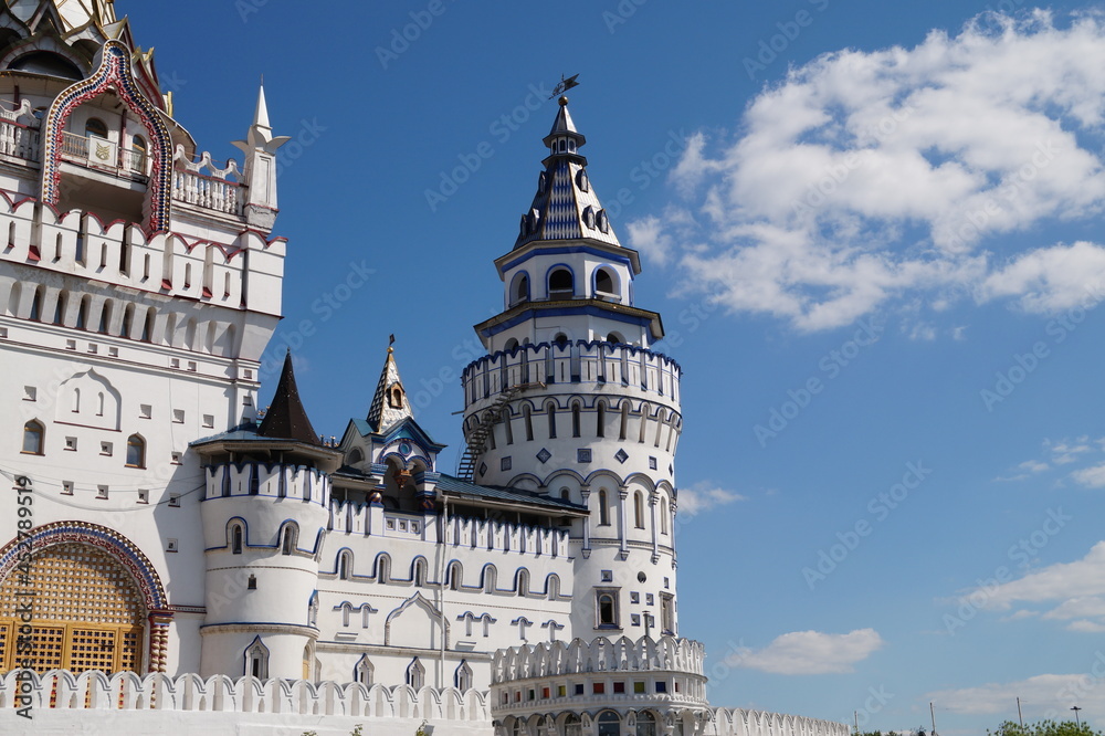 Obraz premium city leaning tower