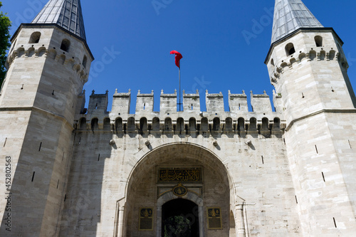 Gate of Salutation at Topkapı palota in Istanbul photo