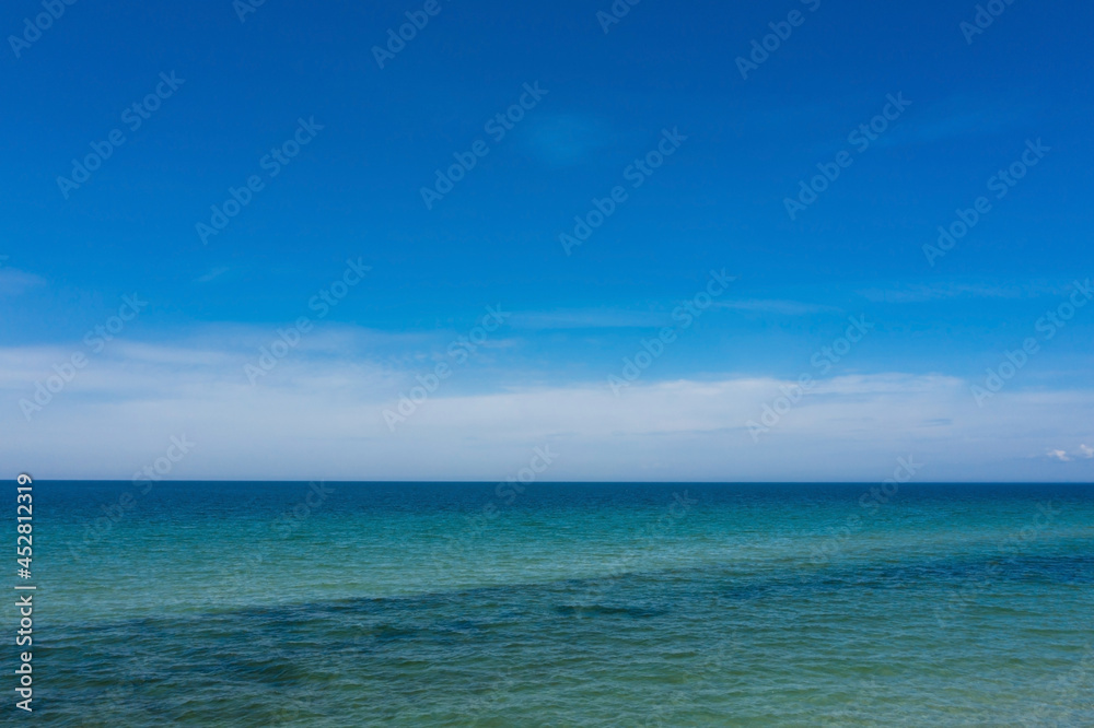 Obraz premium Aerial view of beautiful sea and blue sky