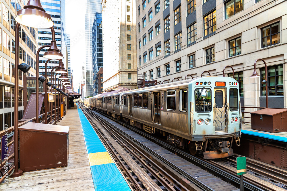 Obraz premium Train in Chicago