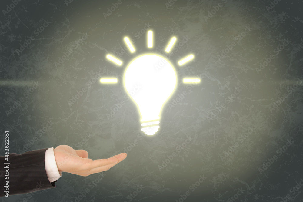 電球やひらめき Light bulb and idea, finding the right piece for solution, innovation and creation 電球やひらめき Light bulb and idea, finding the right piece for solution, innovation and creation