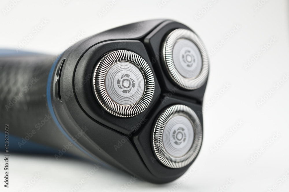 Electric shaver for men with three shaving heads Electric shaver for men with three shaving heads