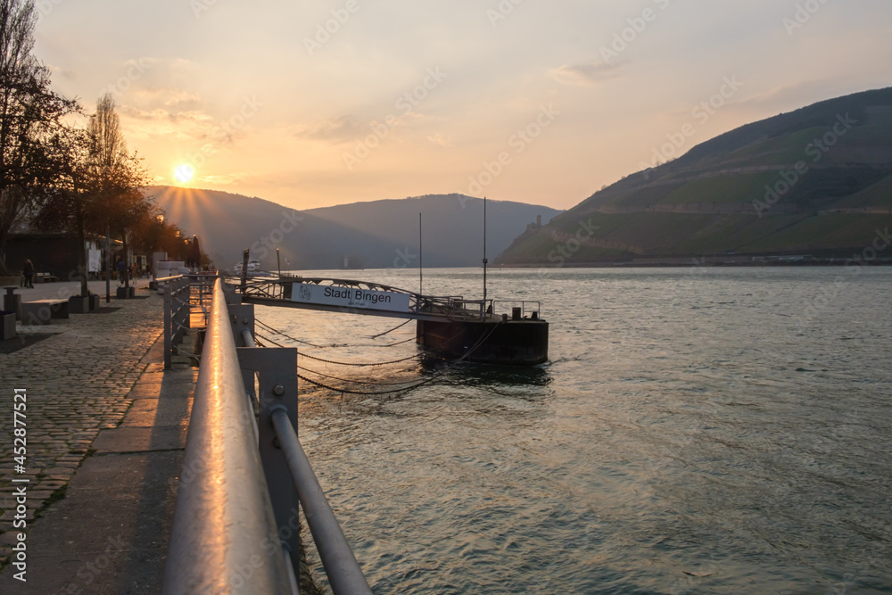 Sonnenuntergang Rhein Bingen