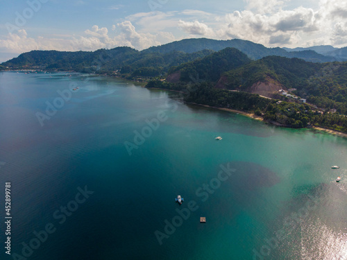 フィリピンのパラワン州エルニド周辺をドローンで空から撮影した空撮写真 Aerial photo taken from the sky with a drone around El Nido, Palawan, Philippines.