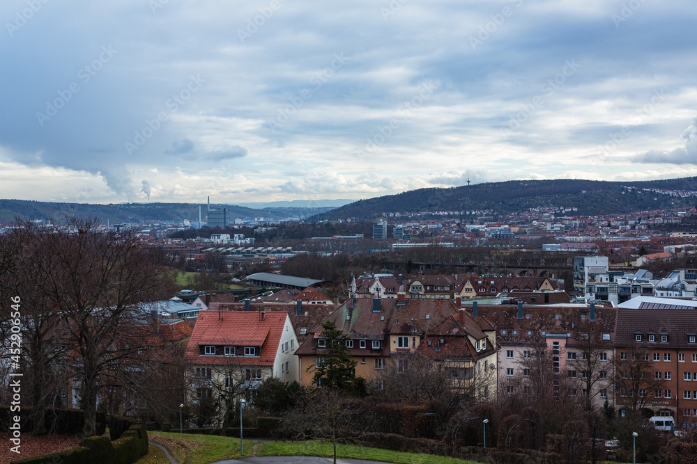ドイツ　　シュトゥットガルトのライプフリートシャー・ガルテンの丘から望む市街地