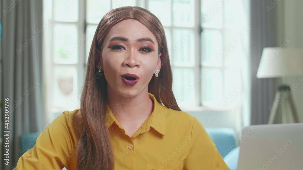 Influencer Young Shemale Blogger Read Comment On ...
